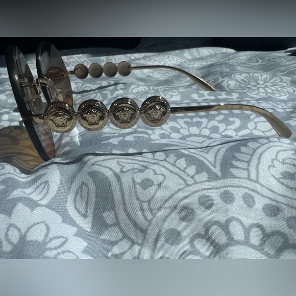 Versace VE2214 Sunglasses - Picture 8 of 8